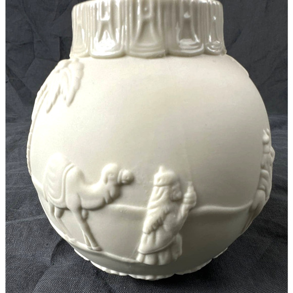 Lenox Christmas Nativity Candle Holder Votive Porcelain Ornamental Glow NWB - Picture 12 of 12